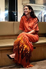 Mamá Gallina de Denisse Kuri llega a Madrid con un homenaje al textil mexicano